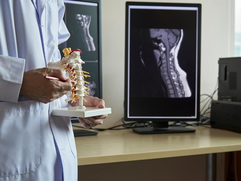 Neurocirurgião de Coluna: O que Esperar da Consulta?